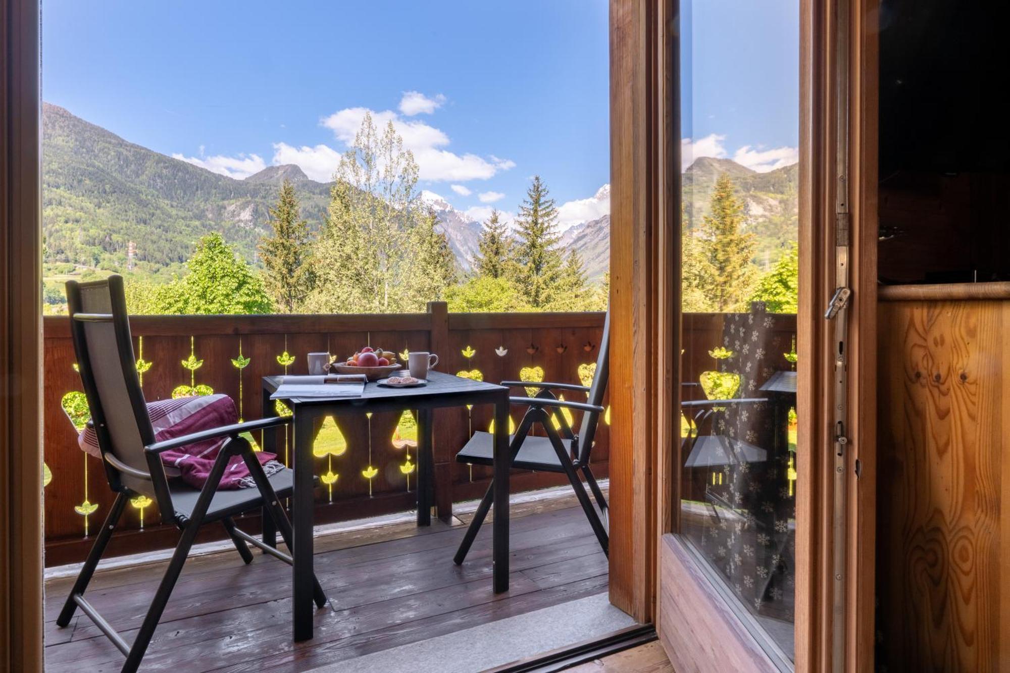 Bijoux Des Alpes - Mont Blanc Village La Salle Exterior foto