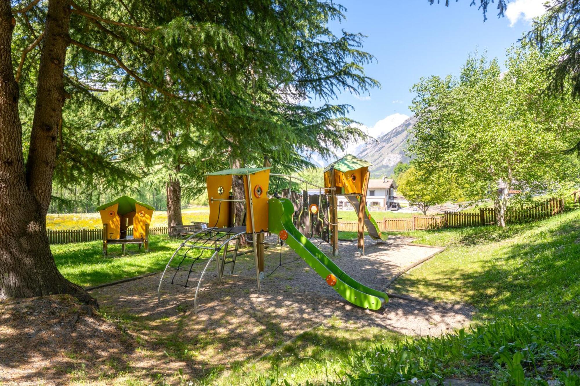 Bijoux Des Alpes - Mont Blanc Village La Salle Exterior foto