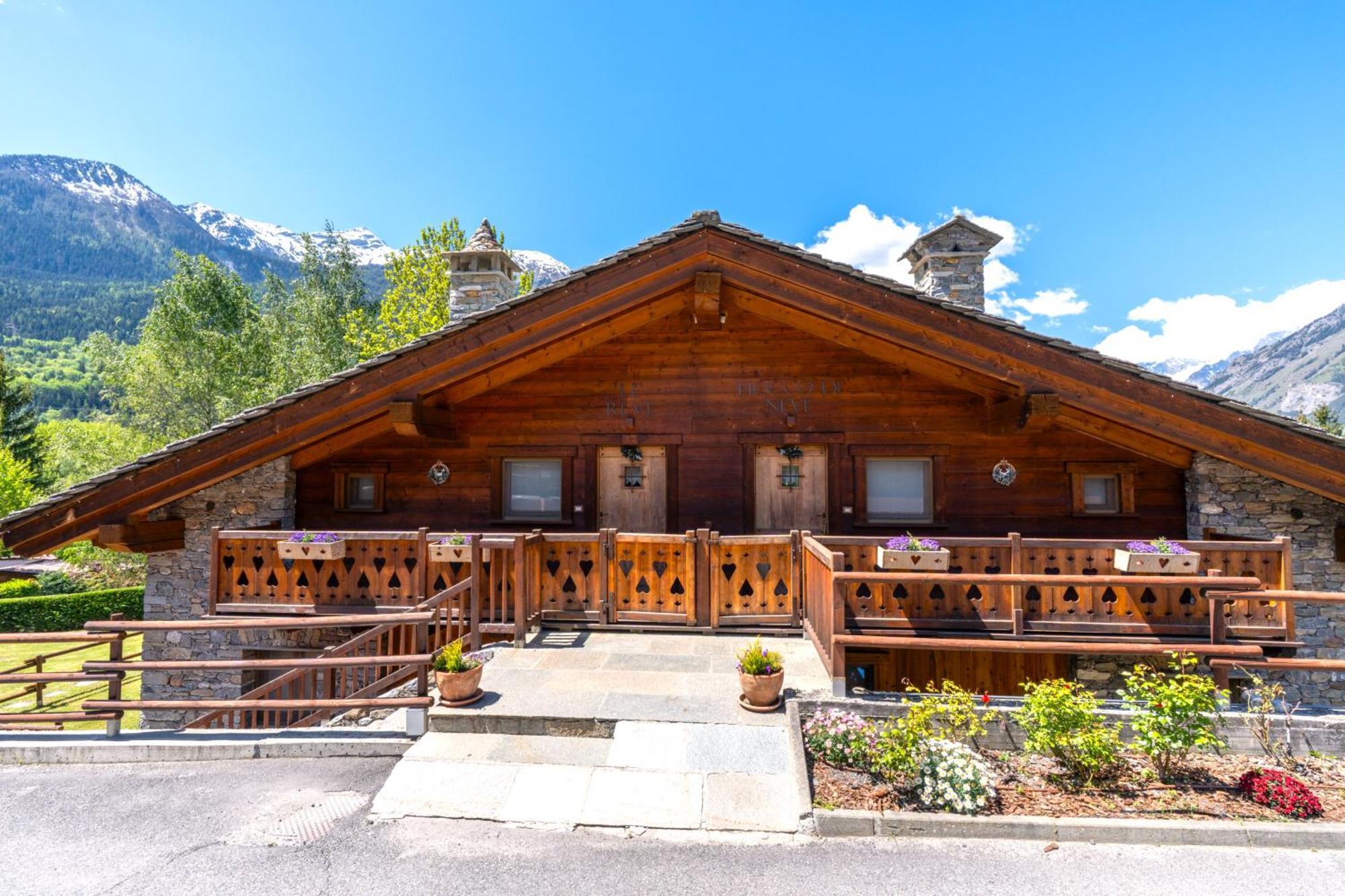 Bijoux Des Alpes - Mont Blanc Village La Salle Exterior foto